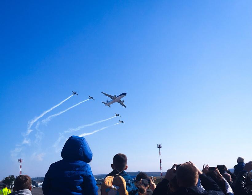 Ziua Aviaţiei Române - ceremonie la Monumentul Eroilor Aerului; vor evolua aeronave şi elicoptere