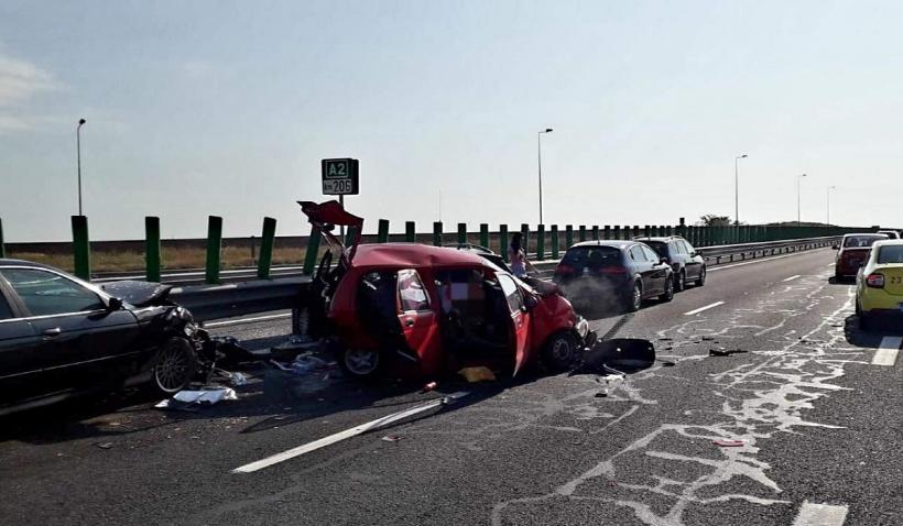 Accident GRAV pe autostrada Soarelui. Șase autoturisme s-au ciocnit. Patru persoane, între care un copil de 11 ani, au fost rănite