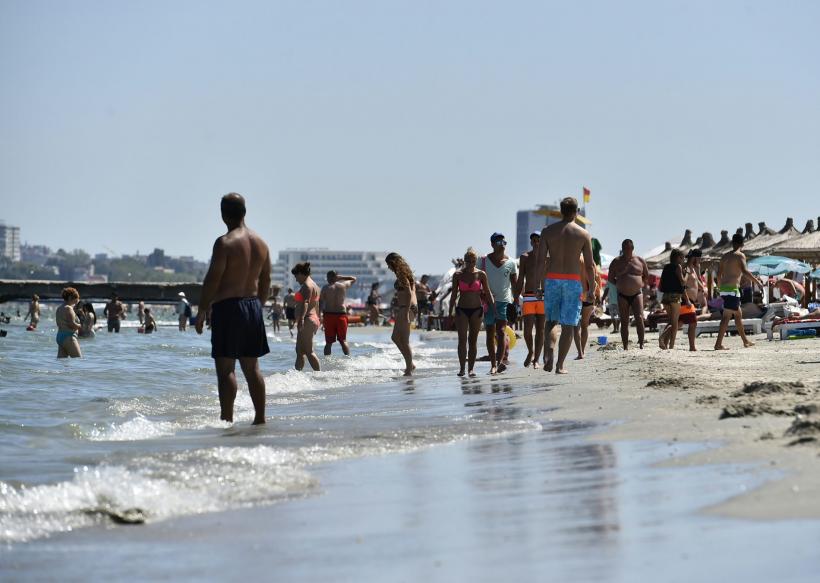 Peste 100.000 de turişti pe litoral