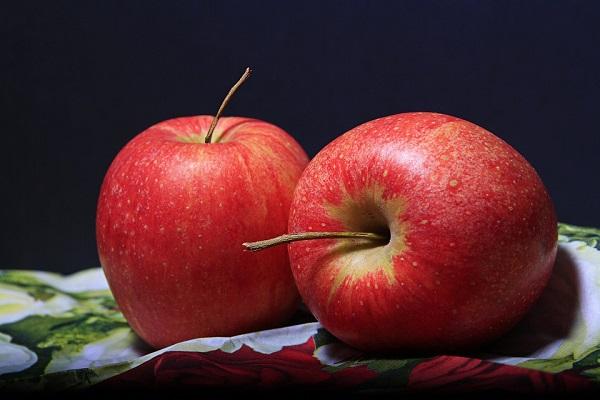 Un măr conține 100 de milioane de bacterii! Unele ne afectează sănătatea