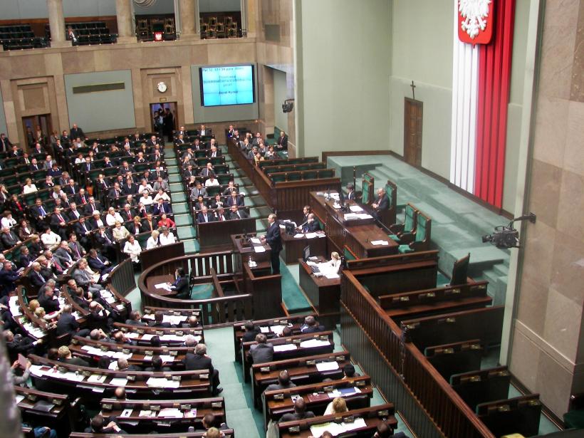 Preşedintele Parlamentului din Polonia îşi cere scuze pentru că a abuzat de avioanele oficiale