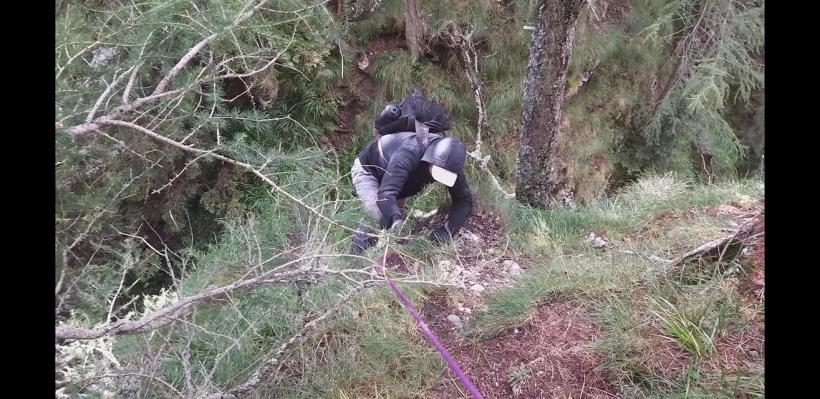 VIDEO. Un turist a rămas blocat la peste 1.300 de metri altitudine în Bucegi, timp de 8 ore