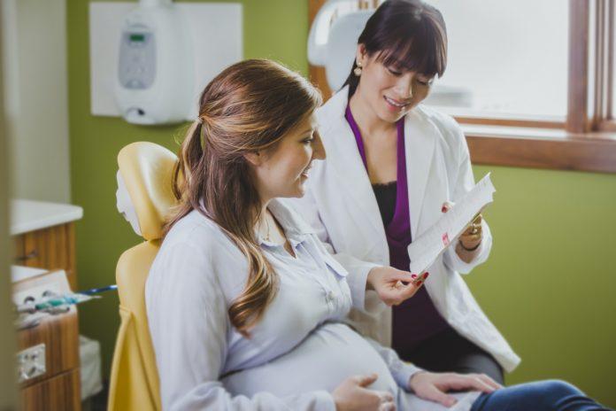 Cinci recomandări dentare pentru femeile însărcinate. Urgenţele şi afecţiunile dentare în sarcină