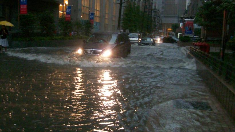 Istanbul: Ploile și inundațiile au paralizat orașul. O persoană și-a pierdut viața