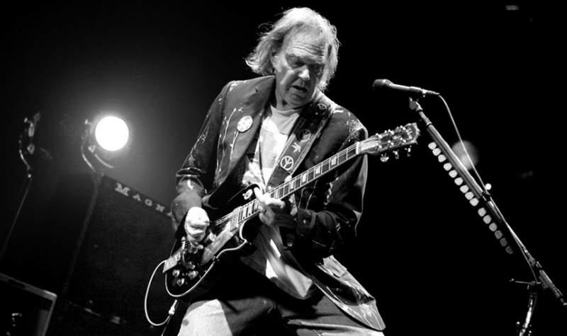 Celebrul cantautor Neil Young  își va lansa albumul &quot;Colorado&quot; în toamnă