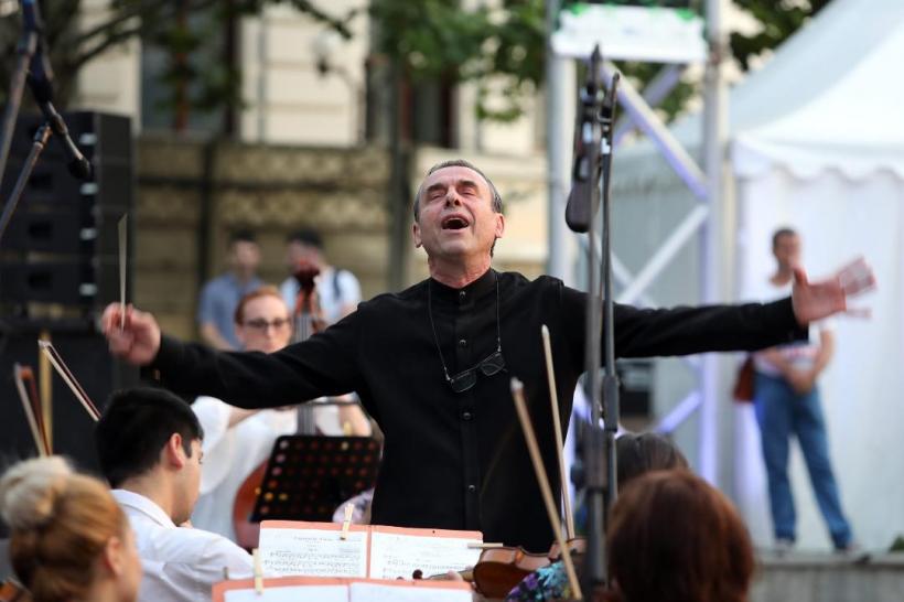 Duminică, 1 septembrie, în Parcul Colțea: „Bucuriile muzicii“ cu dirijorul Florin Totan și Orchestra Sinfonia București