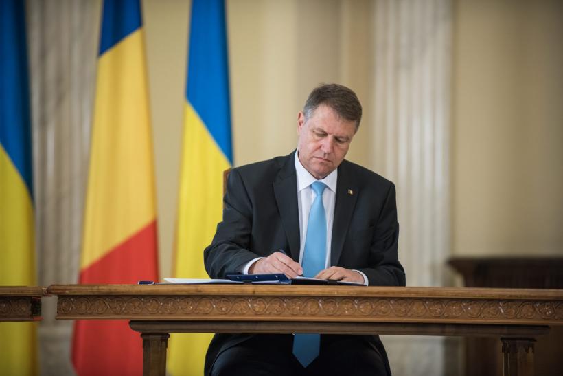 Preşedintele Klaus Iohannis a semnat eliberarea din funcţie a miniştrilor ALDE