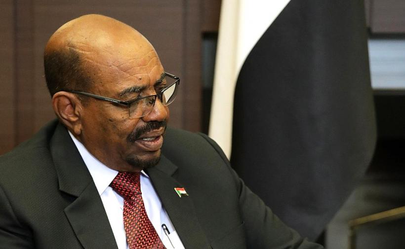 Fostul preşedinte sudanez Omar al-Bashir, inculpat pentru corupţie şi posesie ilegale de valută