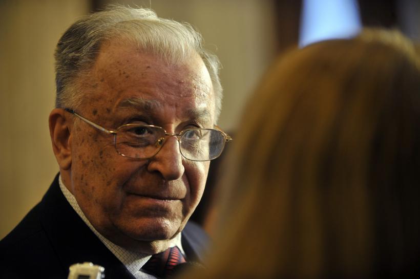 Ion Iliescu a ajuns la Spitalul Elias din Capitală