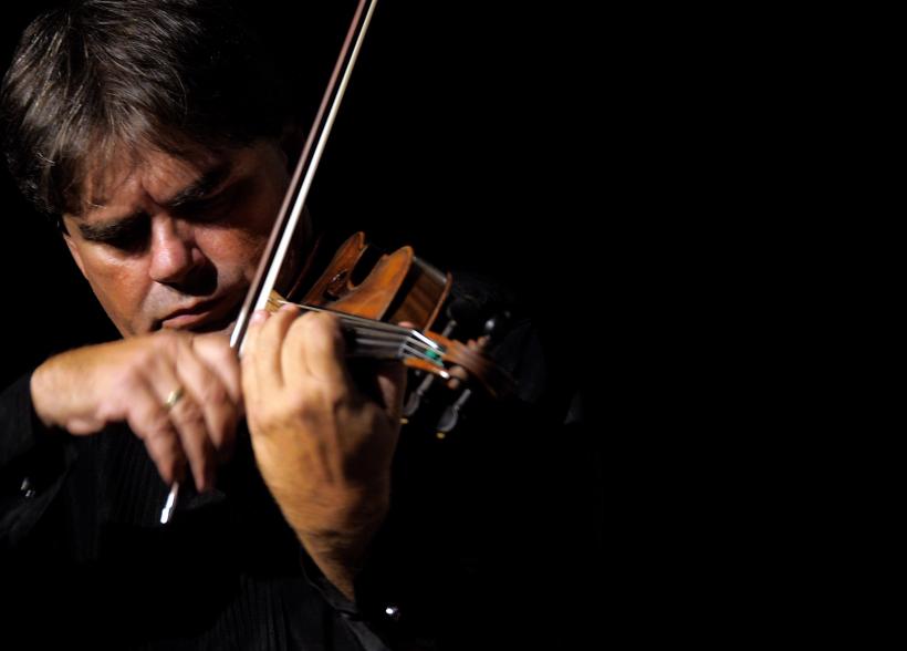 Violonistul Gabriel Croitoru încheie Turneul „Vioara lui Enescu” 2019  în acest weekend, cu recitaluri la Bucureşti şi Ploieşti
