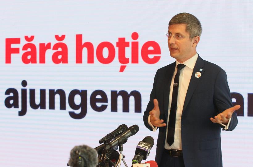 Barna, despre şedinţa suspendată: Sala Camerei Deputaţilor era plină; PSD a boicotat votul