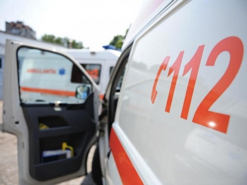 Microbuz cu călători implicat într-un accident grav în Bacău
