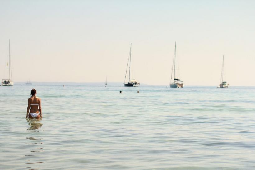 Distracție continuă pe „Insula Albă” - Ibiza
