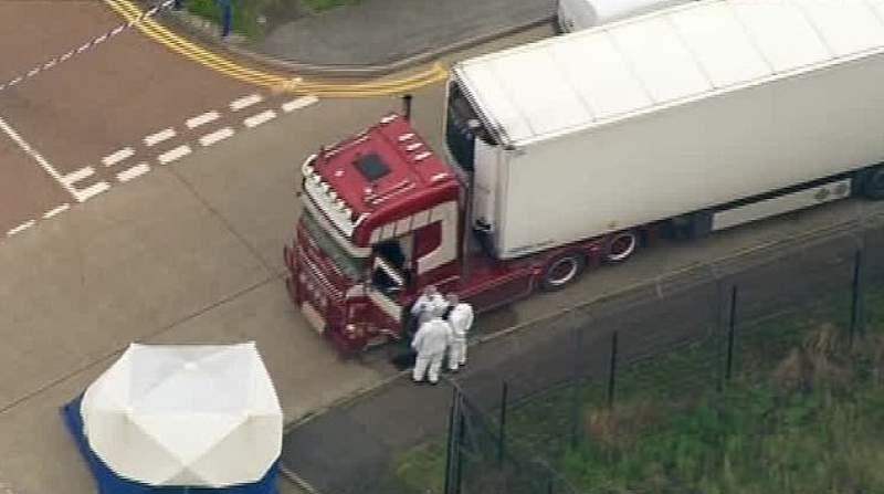 Camionul în care s-au găsit cele 39 de cadavre este unul frigorific
