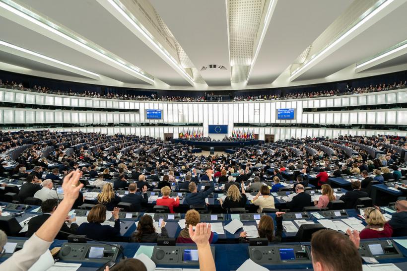 Eurodeputaţii votează o rezoluţie referitoare la consecinţele falimentului companiei Thomas Cook