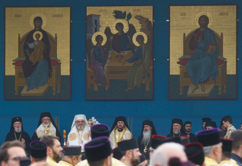 Patriarhul Daniel, despre sfinţii omagiaţi în aceste zile: Au în comun smerenia, milostenia, sfinţenia vieţii