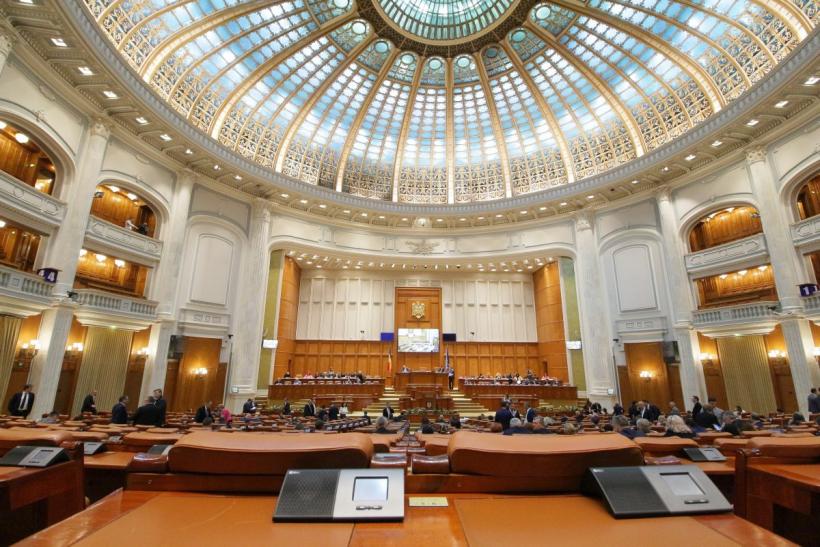 Executivul Orban va da piept cu Parlamentul după… sărbătoarea morților