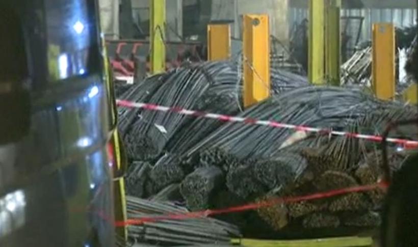 Accident de muncă în București. Un muncitor a murit strivit de o rolă de cabluri căzută de pe o macara