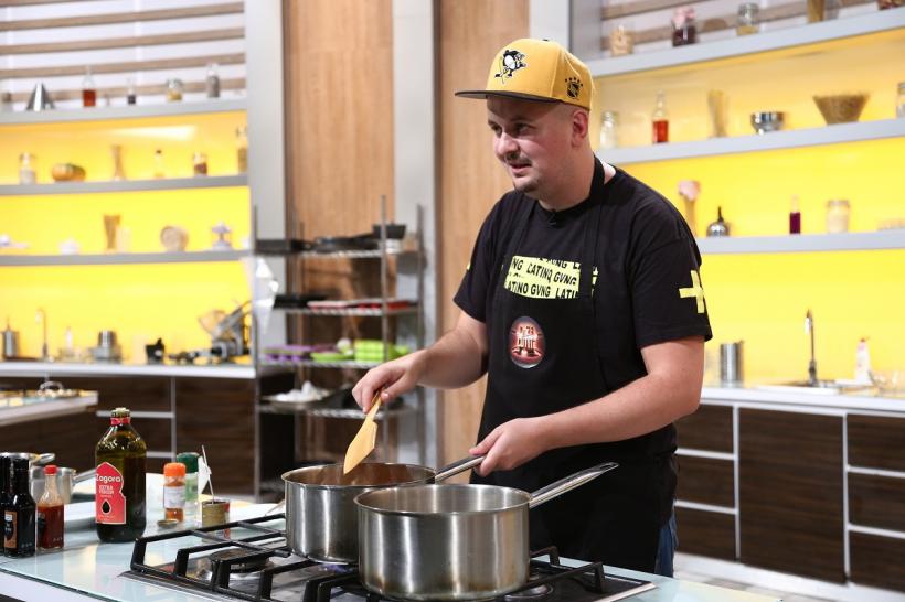 Chef Scãrlãtescu şi-a ales cuţitul de aur