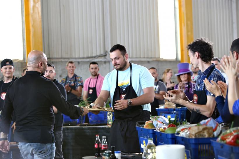 Chef Scãrlãtescu şi-a ales cuţitul de aur 18684246