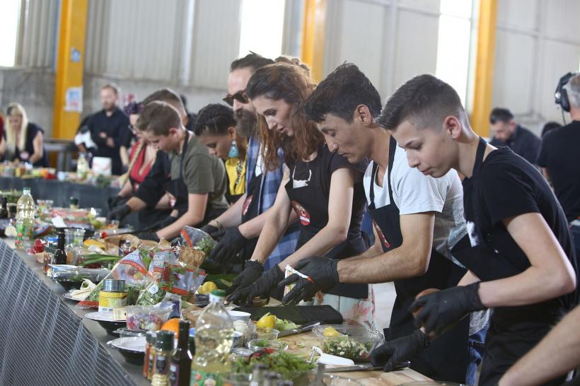 Chef Scãrlãtescu şi-a ales cuţitul de aur 18684247