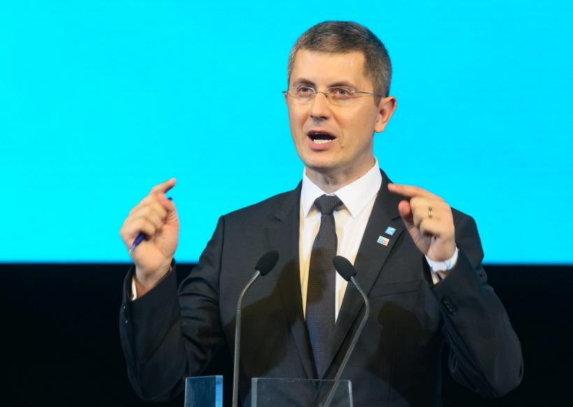 Dan Barna: Aştepăm de la noul Guvern să înceapă acţiunea de depesedizare a României