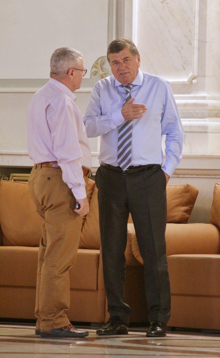 Lista „trădătorilor” și „traseiștilor” care i-au instalat lui Iohannis Guvernul lui 18684341