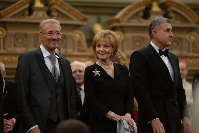 La mulți ani, domnule președinte Emil Constantinescu, sănătate și viață lungă! 18686769