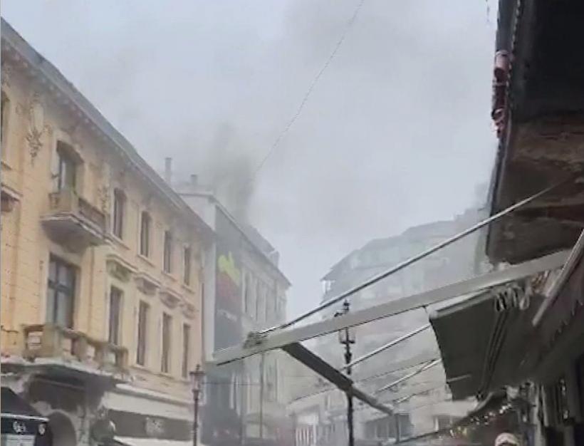 UPDATE. Incendiul din Centrul Vechi al Capitalei a fost stins