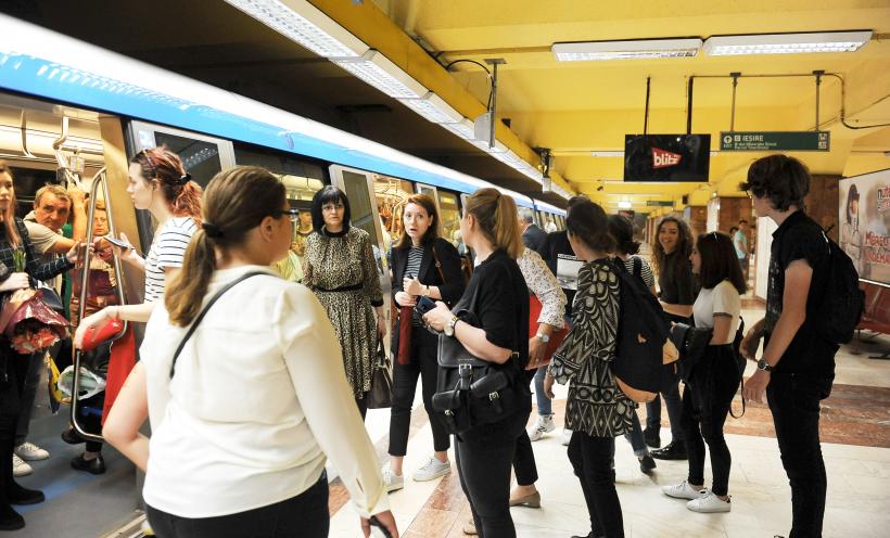 Panică la metrou: Călătorii au apăsat butonul de panică