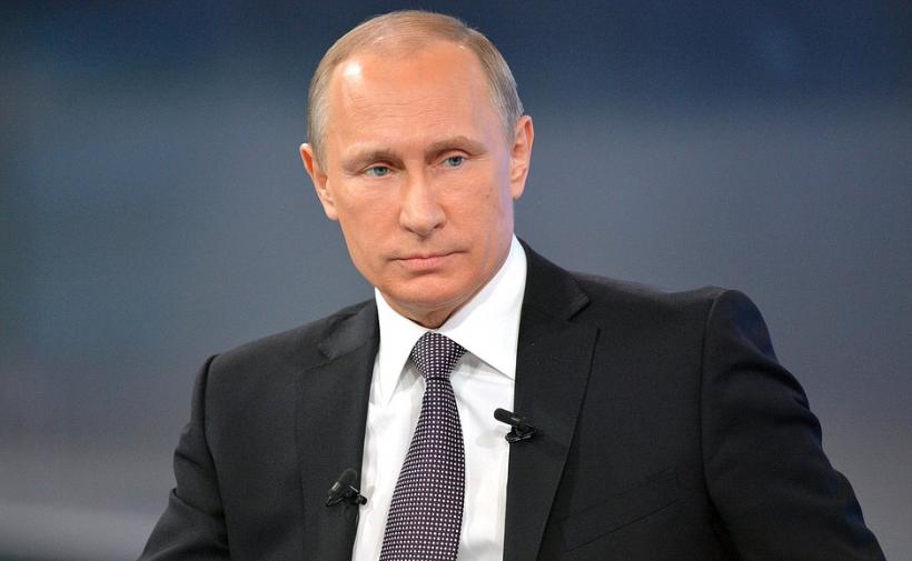 Vladimir Putin sare în apărarea lui Donald Trump