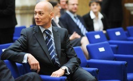 Fostul preşedinte al Camerei Deputaţilor, Bogdan Olteanu, condamnat la şapte ani închisoare