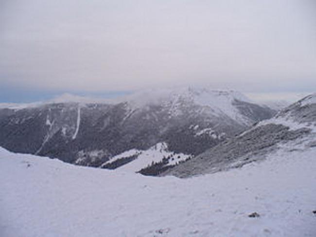 Pericol de avalanșe în masivele Retezat și Vâlcan, la altitudini de peste 1.600 de metri