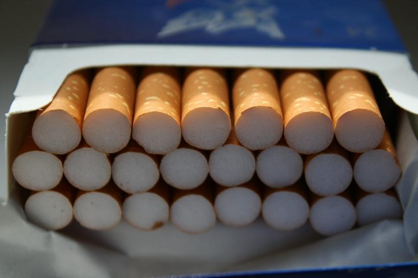 Peste 43.000 de pachete cu ţigări de contrabandă, descoperite într-un camion la Nădlac II