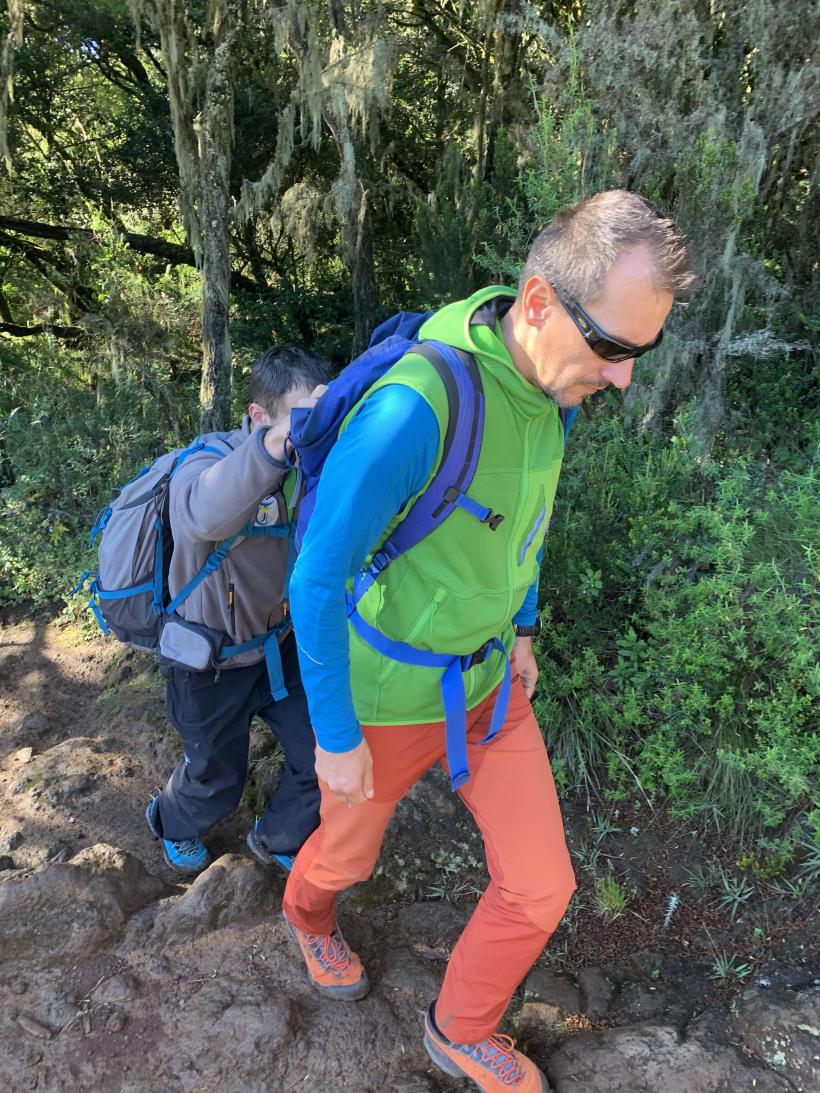 Un nevăzător român ajunge pe masivul Kilimanjaro