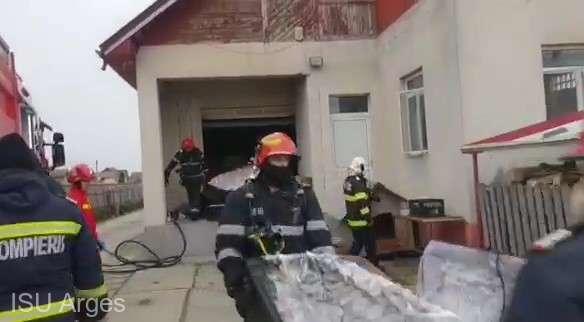 Incendiu la depozitul unei firme de pompe funebre, în Argeș
