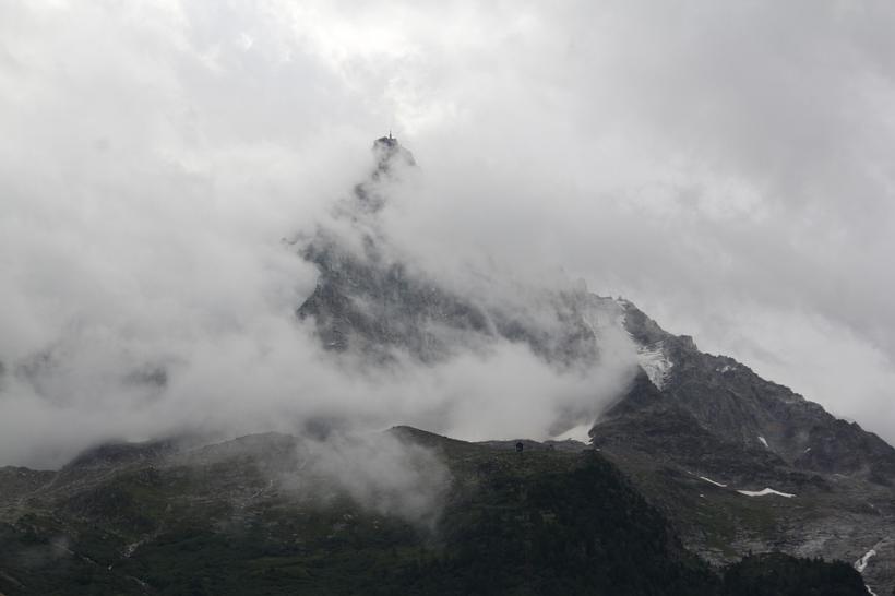 Risc mare de producere a avalanșelor în Munții Făgăraș: Strat de zăpadă de 160 de centimetri 