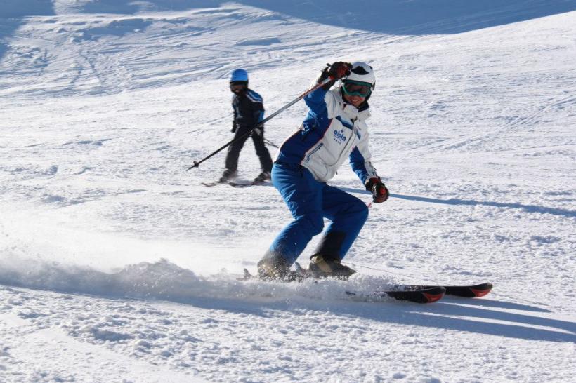 UPDATE Poliţiştii au identificat persoana care a accidentat un copil pe pârtia de schi din Sinaia