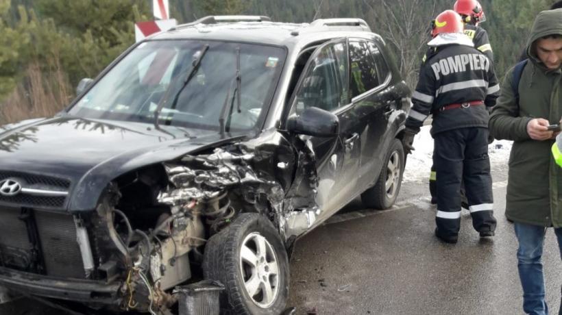 Accident cu 9 răniți în Pasul Mestecăniş, după ciocnirea a două autoturisme de teren 