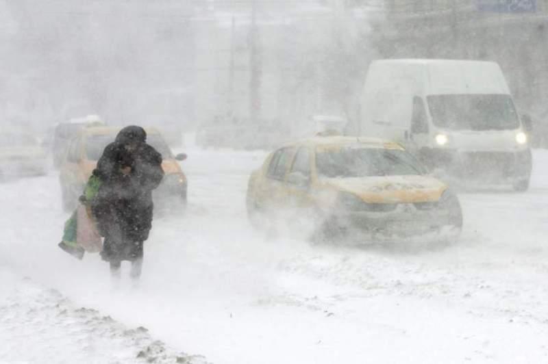 Vreme extremă în România. Viscol, ninsoare și vânt puternic în aproape toată țara