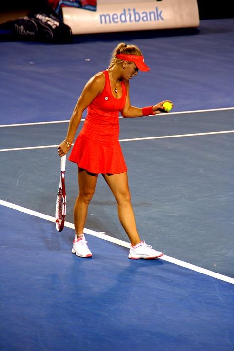 Caroline Wozniacki s-a calificat în optimile de finală ale turneului de la Auckland