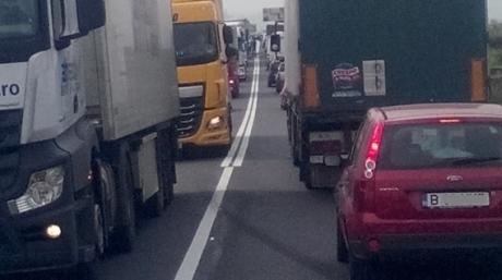 Trafic aglomerat pe mai multe drumuri din Ilfov şi Călăraşi