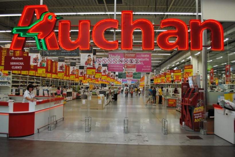 Auchan vrea să concedieze sute de angajați în Franța