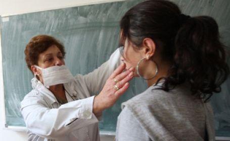 Ministerului Sănătăţii: Profesorii ar trebui să vadă dacă la primele ore copiii manifestă simptome de gripă