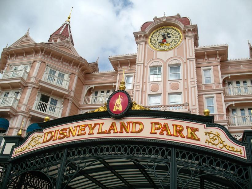 Disneyland din Hong Kong se va închide temporar din cauza epidemiei de pneumonie virală
