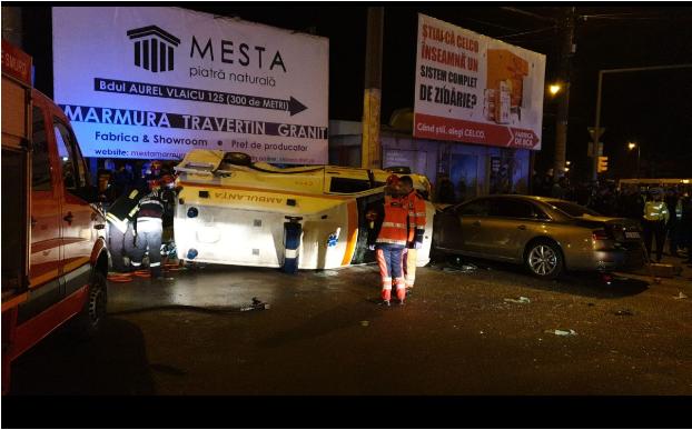 Accident TERIBIL în Constanța. O ambulanță a fost răsturnată de un șofer neatent