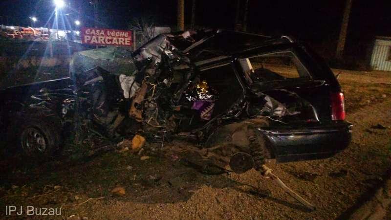 Tragedie pe DN 2 la ieşirea din municipiul Râmnicu Sărat. Doi morţi într-un accident dintre un autoturism şi un autocar