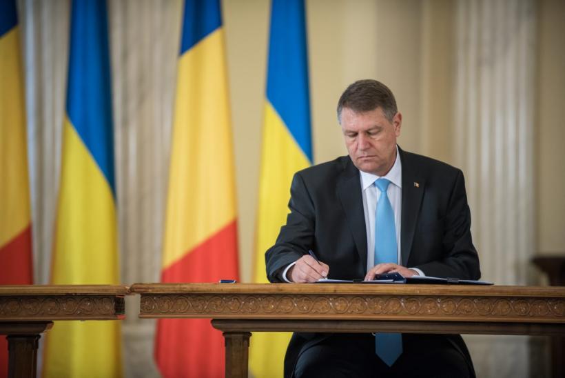 Klaus Iohannis a semnat decretele: Mai mulți judecători eliberaţi din funcţie 