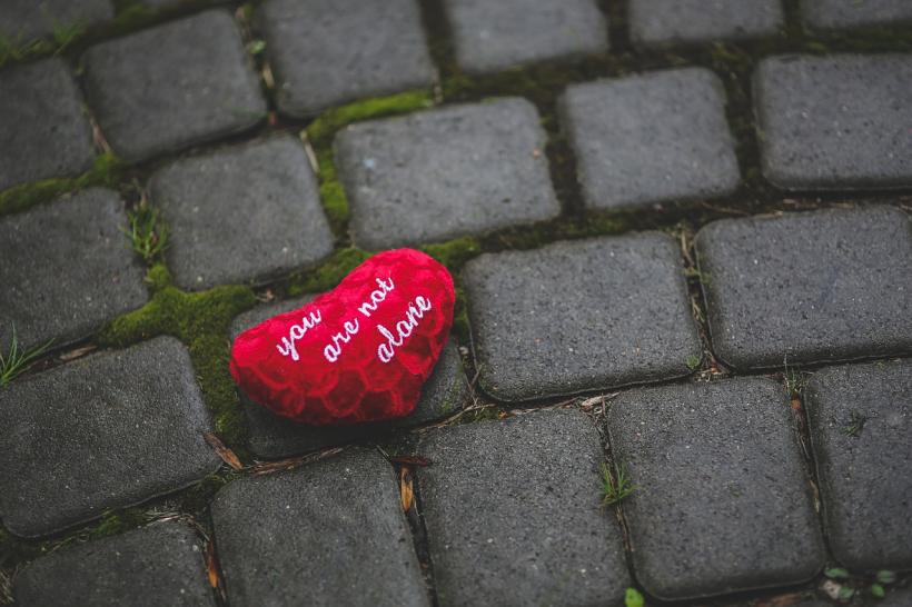 Explicaţiile psihologului: Cum învingem singurătatea de Ziua Îndrăgostiților?