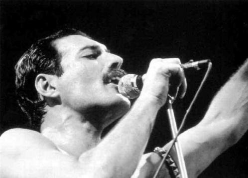 Stradă pentru Freddie Mercury, la Londra